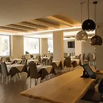 Hotel La Perla 3*