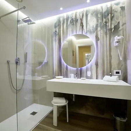 Hotell La Perla 3*