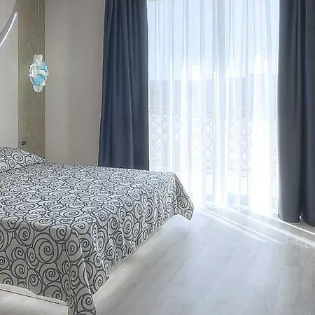 Hotell La Perla 3*