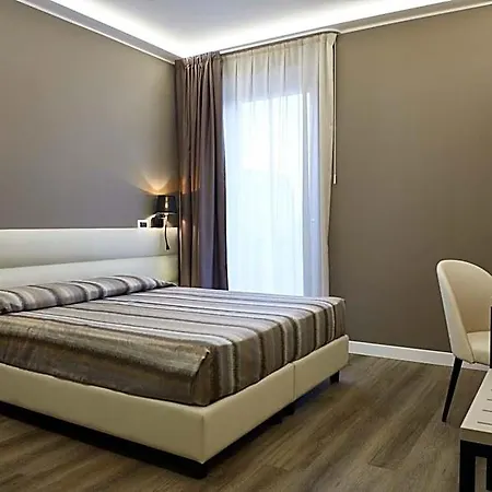 Hotell La Perla 3*